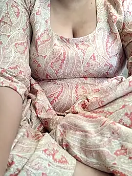 Snapshot of Preet__Aman chatting on April 2026 04:39:01 AM Preet Aman online show from April 2026 04:39:01 AM