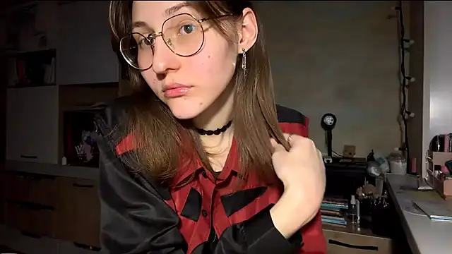 Miaaa Moon online show from February 2026 04:22:02 PM