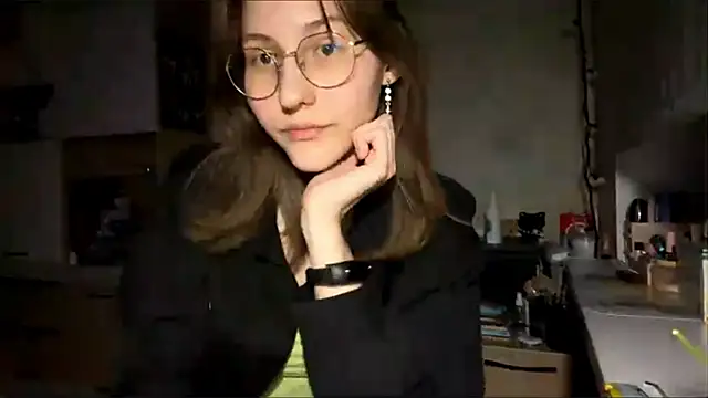 Miaaa Moon online show from February 2026 04:26:01 PM