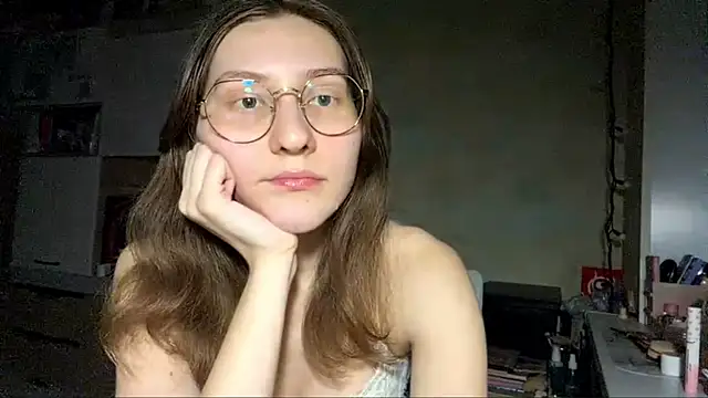 Snapshot of Miaaa_Moon chatting on March 2026 04:23:01 PM Miaaa Moon online show from March 2026 04:23:01 PM