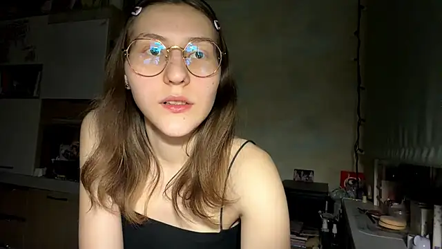 Snapshot of Miaaa_Moon chatting on March 2026 05:56:01 PM Miaaa Moon online show from March 2026 05:56:01 PM