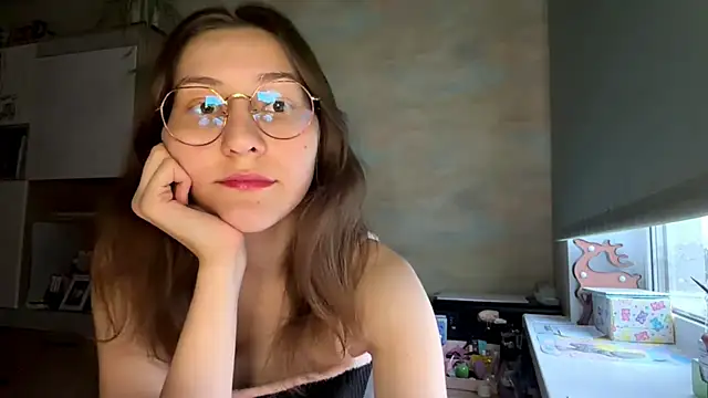 Snapshot of Miaaa_Moon chatting on April 2026 03:02:02 PM Miaaa Moon online show from April 2026 03:02:02 PM