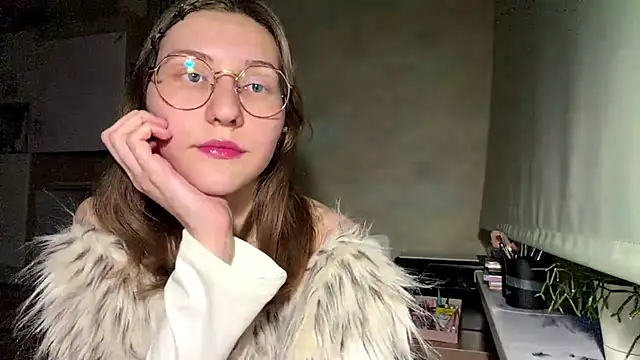 Snapshot of Miaaa_Moon chatting on April 2026 04:08:01 PM Miaaa Moon online show from April 2026 04:08:01 PM