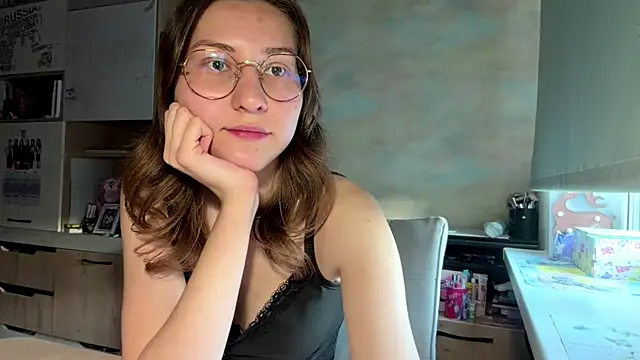 Snapshot of Miaaa_Moon chatting on May 2026 03:28:02 PM Miaaa Moon online show from May 2026 03:28:02 PM