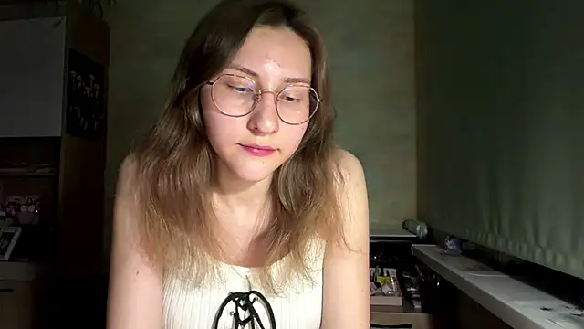 Snapshot of Miaaa_Moon chatting on May 2026 06:24:01 PM Miaaa Moon online show from May 2026 06:24:01 PM