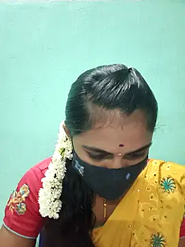 Snapshot of Tamil_Hot_Shana chatting on May 2026 01:30:02 PM Tamil Hot Shana online show from May 2026 01:30:02 PM