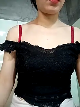 Snapshot of Vyvvyy69 chatting on March 2026 02:05:02 AM Vyvvyy69 online show from March 2026 02:05:02 AM