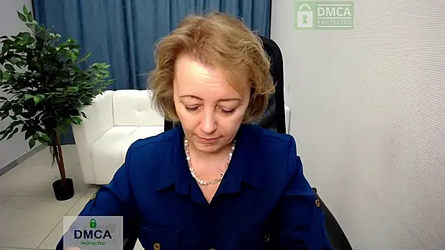 Snapshot of MONA_W chatting on February 2026 11:06:02 AM MONA W online show from February 2026 11:06:02 AM