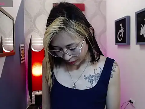 Snapshot of Liaaa_Seraaph chatting on February 2026 01:59:01 PM Liaaa Seraaph online show from February 2026 01:59:01 PM