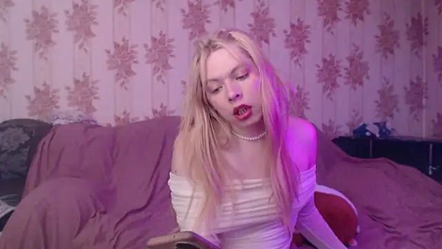 Snapshot of Cutie_Bambi chatting on February 2026 11:03:01 AM Cutie Bambi online show from February 2026 11:03:01 AM