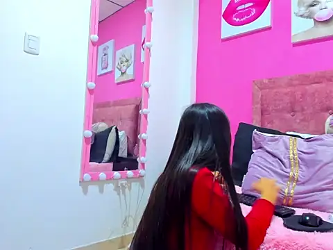 Vaiolletcooper online show from May 2026 05:43:01 PM