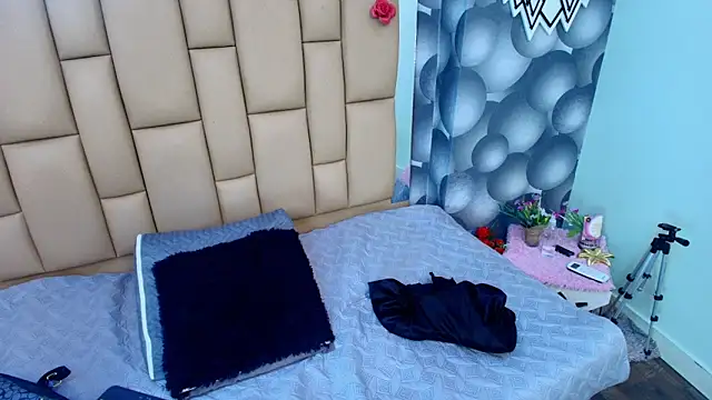 Snapshot of lil_miia chatting on February 2026 07:10:01 PM lil miia online show from February 2026 07:10:01 PM