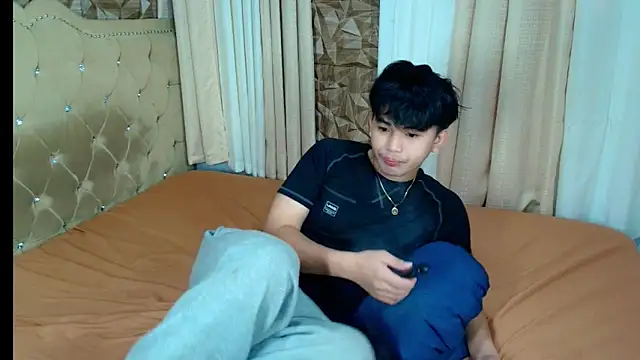 xlovercutietwink online show from February 2026 04:56:02 PM