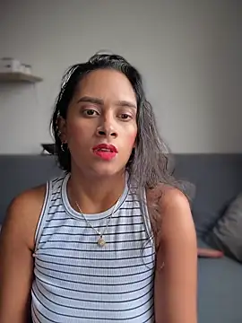 Snapshot of LunaHeat chatting on February 2026 09:07:01 PM LunaHeat online show from February 2026 09:07:01 PM