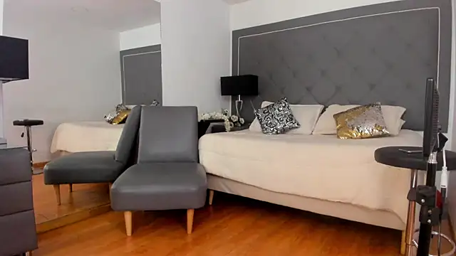 Oliviia williams online show from March 2026 10:37:02 AM