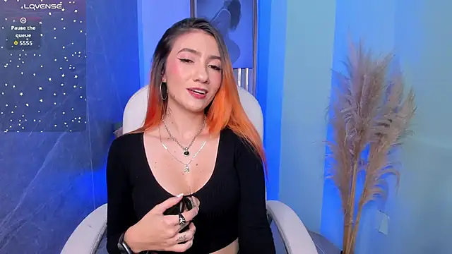 Snapshot of VioletSky1 chatting on March 2026 04:51:02 AM VioletSky1 online show from March 2026 04:51:02 AM