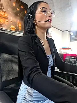 Jade connor online show from April 2026 07:05:01 PM