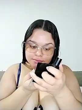 SamanthaStonee online show from June 2026 08:23:01 PM