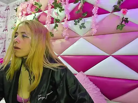 Snapshot of Dakota_Angell_ chatting on February 2026 03:05:02 AM Dakota Angell online show from February 2026 03:05:02 AM