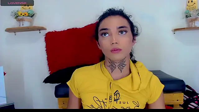 Darianna Atehortua online show from March 2026 11:01:01 PM