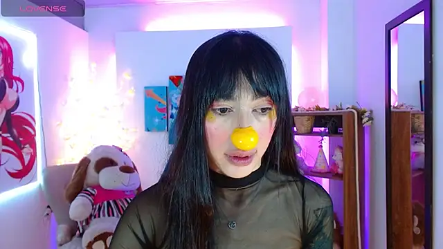 Snapshot of FIORELLA_L chatting on April 2026 12:18:02 PM FIORELLA L online show from April 2026 12:18:02 PM