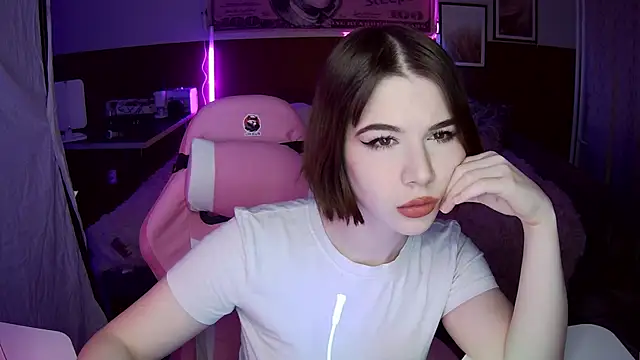 KrissCherri online show from February 2026 10:17:02 PM