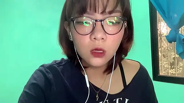 Snapshot of TerisaYellow chatting on February 2026 07:23:01 AM TerisaYellow online show from February 2026 07:23:01 AM