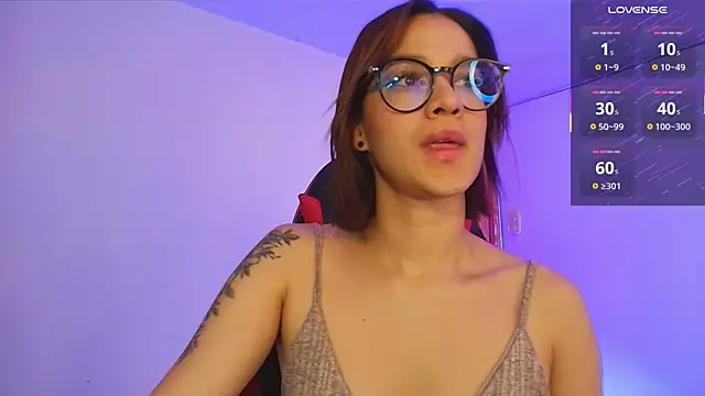 Zoe-Walzer online show from May 2026 04:13:01 PM
