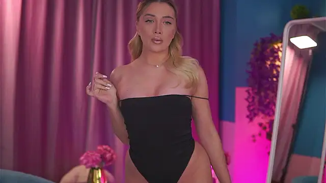 NadyaBlue online show from February 2026 05:03:02 AM