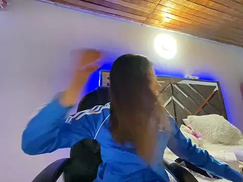 Snapshot of alison_parkerr26 chatting on February 2026 02:37:01 AM alison parkerr26 online show from February 2026 02:37:01 AM