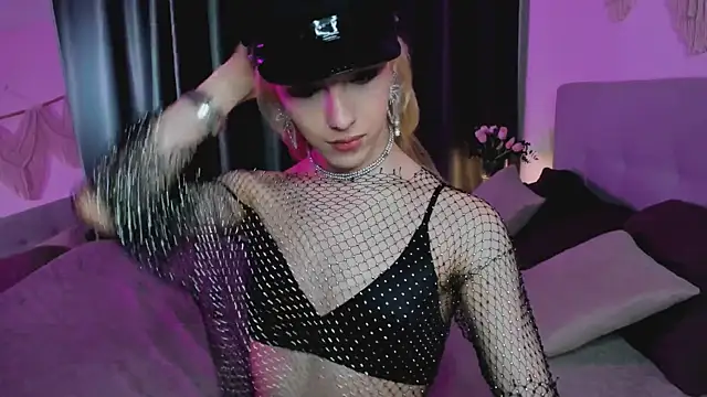 Tiffany  King online show from May 2026 11:07:01 AM