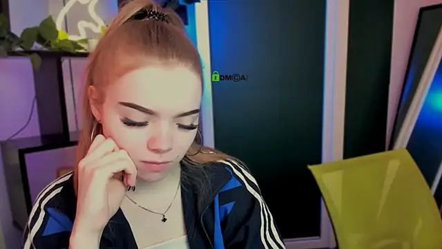 arianaa cat online show from March 2026 06:28:02 AM