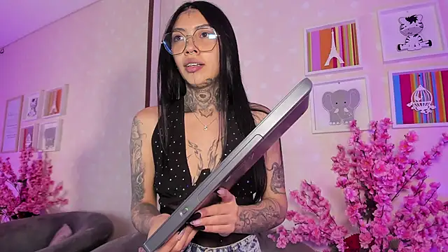 Snapshot of Ashley_Blum_ chatting on March 2026 01:05:01 PM Ashley Blum online show from March 2026 01:05:01 PM