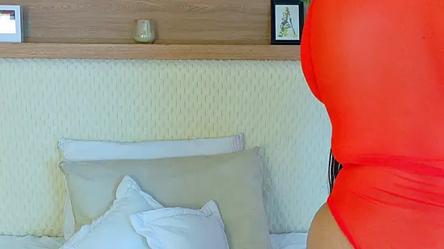 VioletBloomm online show from March 2026 11:47:01 AM