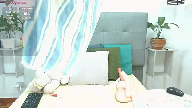 Snapshot of Sophia_Valentina chatting on April 2026 04:34:01 AM Sophia Valentina online show from April 2026 04:34:01 AM