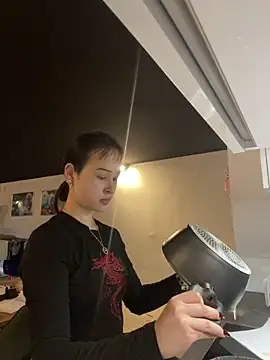 Just-Lilly online show from April 2026 02:55:01 PM