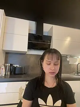 Just-Lilly online show from May 2026 05:52:02 PM