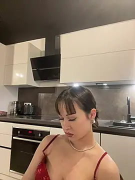 Just-Lilly online show from July 2026 11:29:01 PM