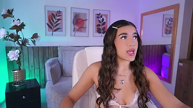 IvyGrabes online show from May 2026 07:08:02 PM