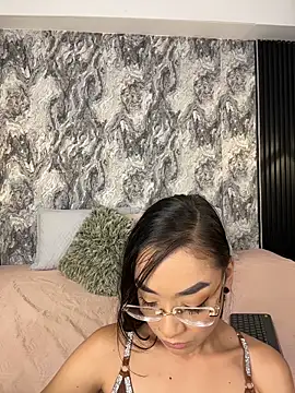 Mialarouse online show from February 2026 07:40:01 PM