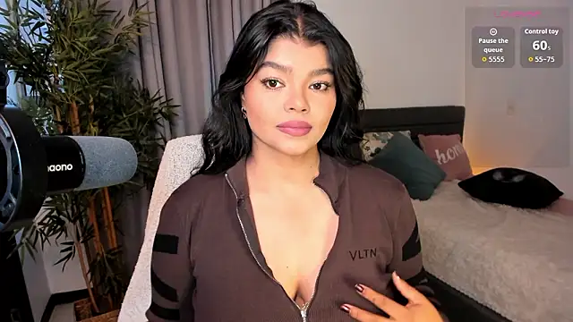 Snapshot of moonhelen chatting on March 2026 11:11:01 PM moonhelen online show from March 2026 11:11:01 PM