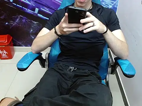 Snapshot of Anthony_Rays chatting on February 2026 06:45:01 PM Anthony Rays online show from February 2026 06:45:01 PM