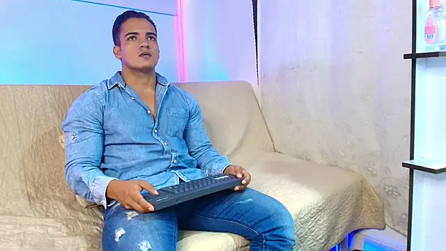 jhon nicolas online show from June 2026 08:45:01 PM