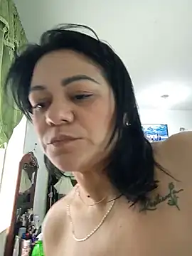Snapshot of Dafne_77 chatting on May 2026 04:35:02 PM Dafne 77 online show from May 2026 04:35:02 PM