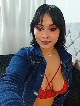 zoe love18 online show from May 2026 05:01:02 AM