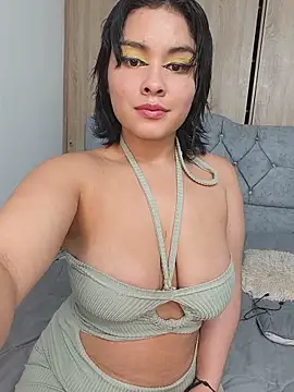 zoe love18 online show from June 2026 04:15:02 AM