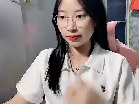 Linne6789 online show from February 2026 03:35:01 PM