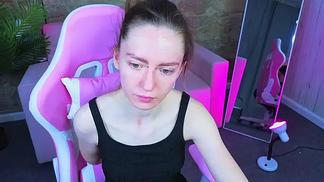 Snapshot of KristineValbuena chatting on February 2026 01:09:02 AM KristineValbuena online show from February 2026 01:09:02 AM