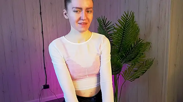 Snapshot of KristineValbuena chatting on February 2026 01:23:01 AM KristineValbuena online show from February 2026 01:23:01 AM