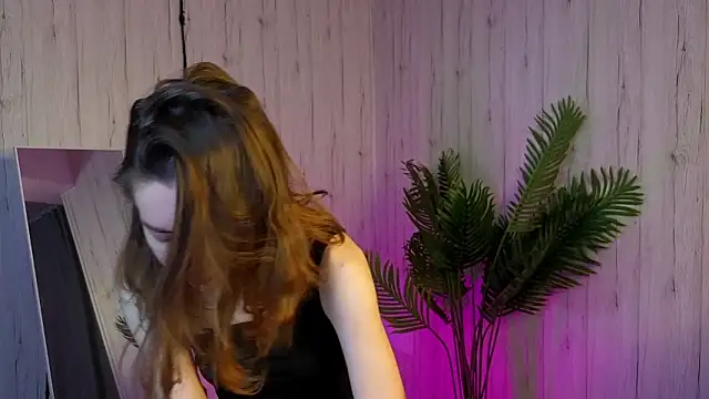 Snapshot of KristineValbuena chatting on February 2026 01:14:01 AM KristineValbuena online show from February 2026 01:14:01 AM